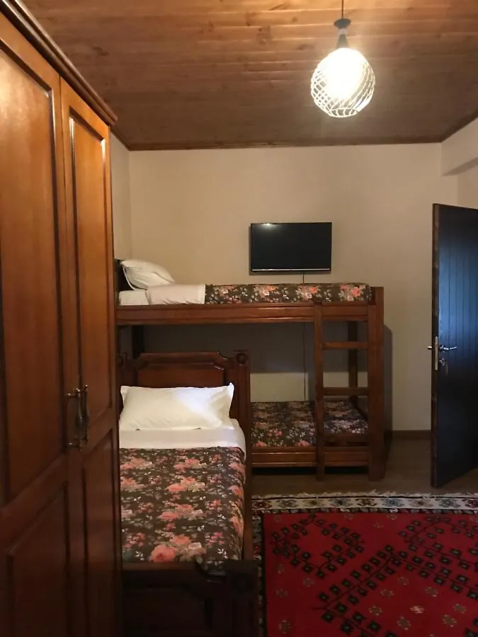 Bujtina Hader Xhebro Hostel Tepelene 0*,