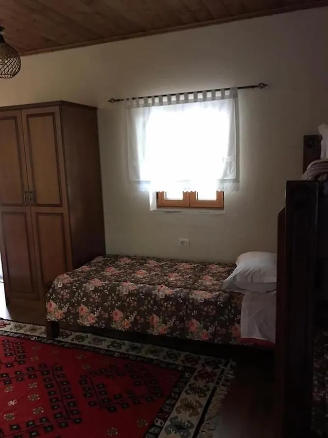 Bujtina Hader Xhebro Hostel Tepelene