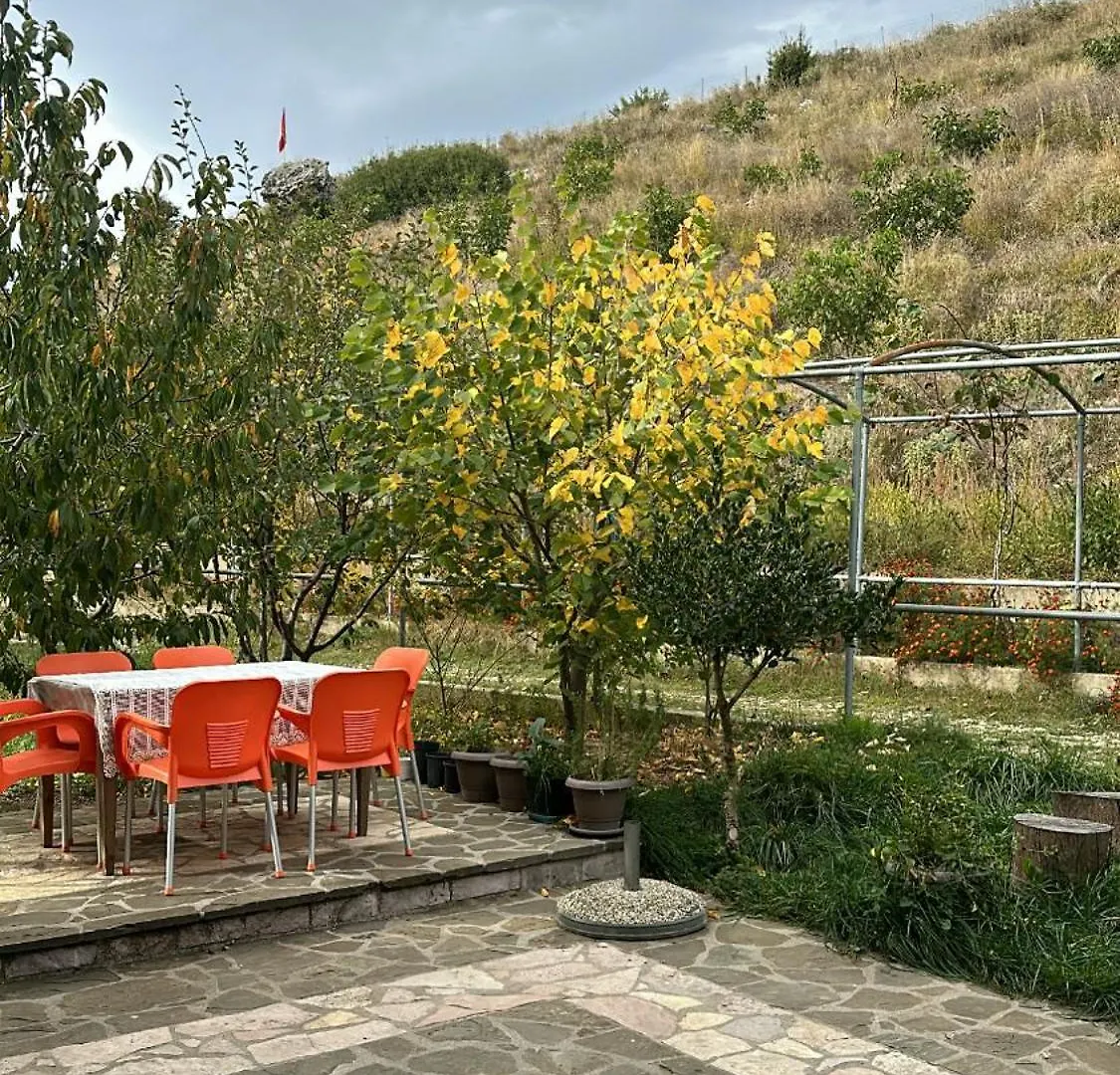 Bujtina Hader Xhebro Hostel Tepelene